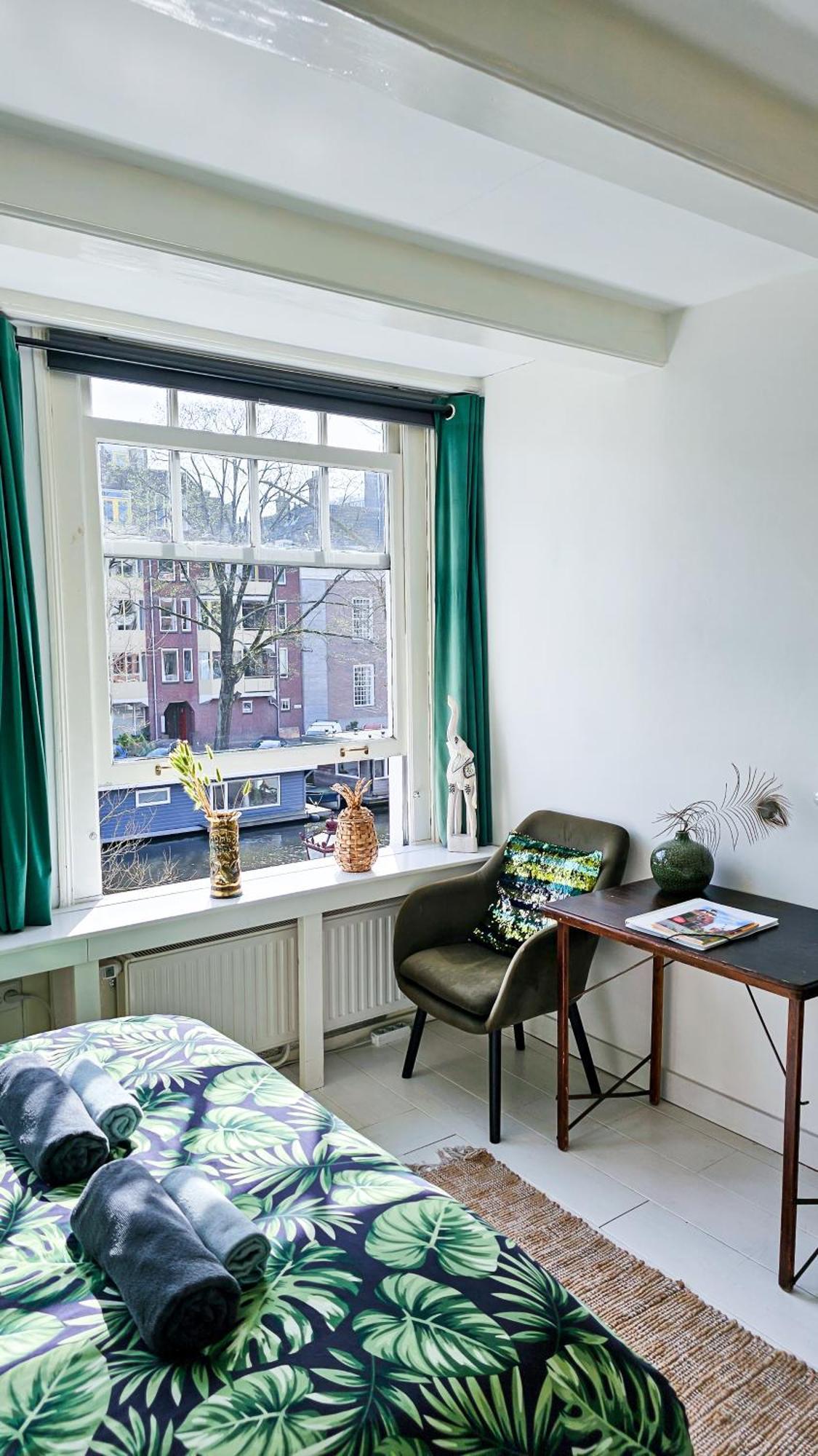Large En-suite In Historic Canalhouse From 1729 Vakantiehuis
